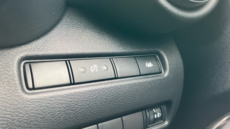 Nissan Juke 1.6 Hybrid N-Connecta 5dr Auto Hybrid Hatchback